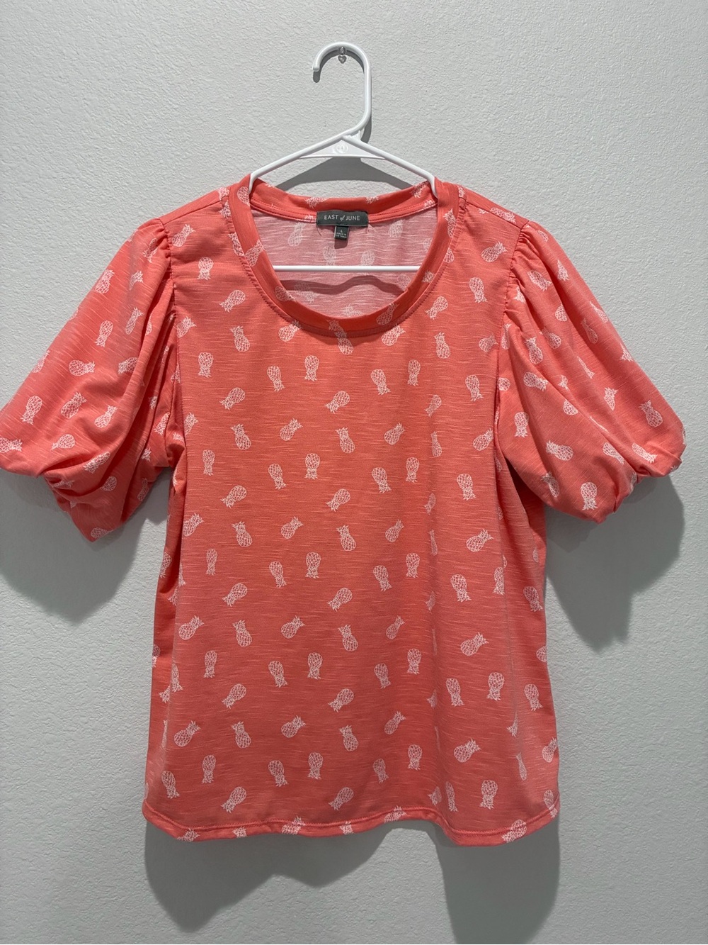 East & June Coral Pink Pineapple Print Puff Sleeve Top - L